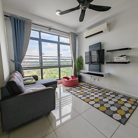Santai Homestay Cyberjaya Exterior photo