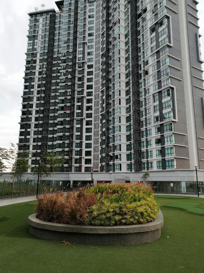 Santai Homestay Cyberjaya Exterior photo